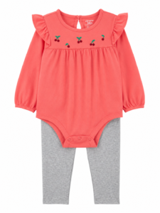 Conjunto Bebé Carter’s Body Color Salmón con Cerezas y Leggings Gris – Cómodo y Adorable